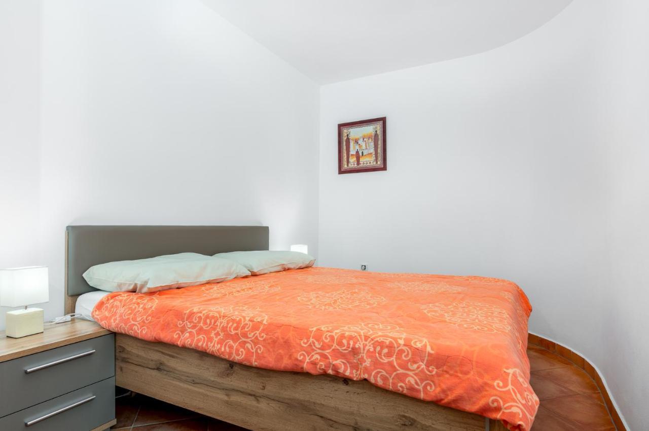 Apartments Manuela Pula Luaran gambar