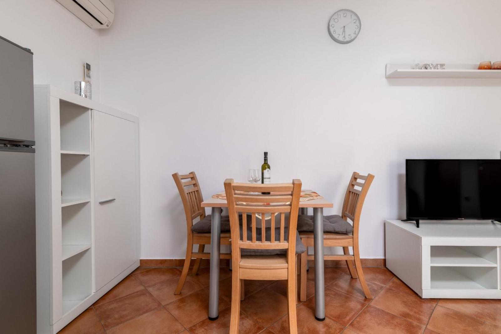 Apartments Manuela Pula Luaran gambar