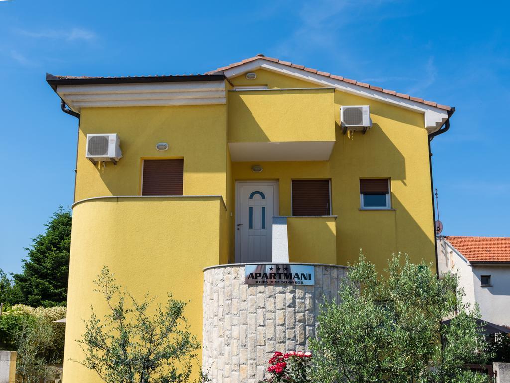 Apartments Manuela Pula Luaran gambar